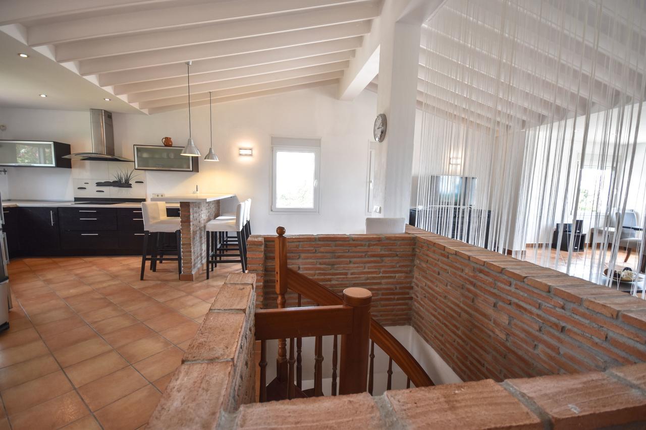 In The Second Line, Modern Beachfront Holiday Home In Costabella, Marbella Exterior photo