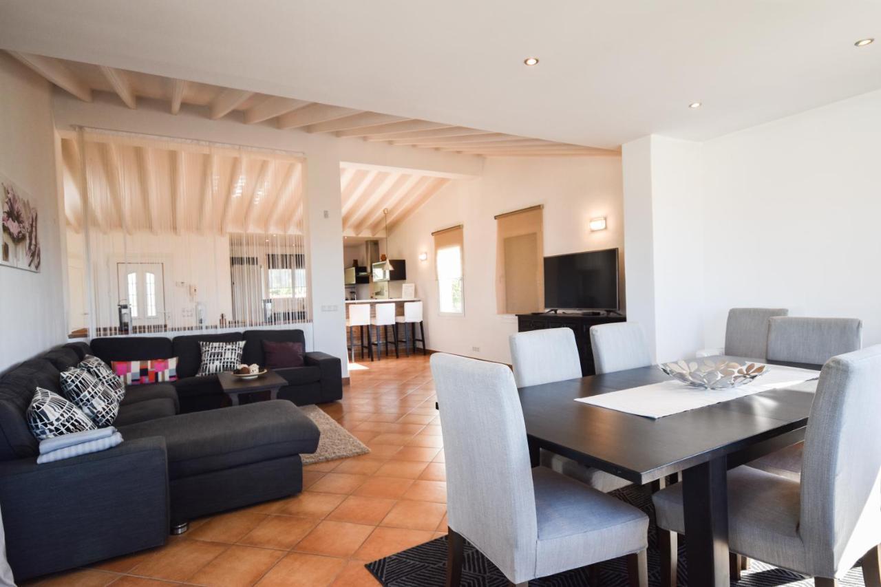 In The Second Line, Modern Beachfront Holiday Home In Costabella, Marbella Exterior photo